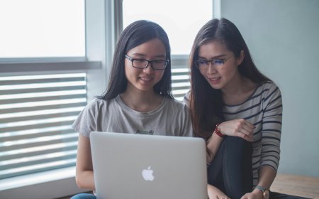 Top 10 Benefits of Using an Online Pay Stubs Creator for Your Business