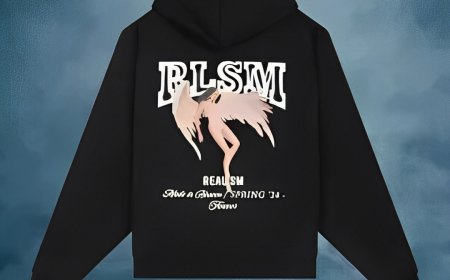 Why the sss realism hoodie Stands Out in Modern Streetwear